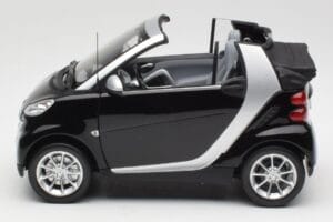 Smart Fortwo Cabriolet W451 Svart & Silver Minichamps 1:18 Q0022566V001C18Q00 Metall — bild 4 av 8