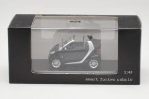 Smart Fortwo Cabrio Djup Svart Minichamps 1:43 Q0022561V001C18Q00 Metall — bild 4 av 4