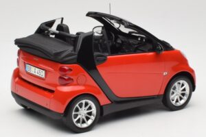 Smart Fortwo W451 Cabrio Röd Svart Minichamps 1:18 150036333 Metall — bild 3 av 8