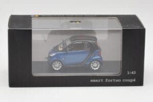 Smart Fortwo Coupe Aqua Blå Metallic & Svart Minichamps 1:43 Q0022558V001C77Q00 Metall — bild 4 av 4
