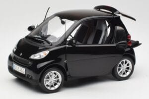 Smart Fortwo Coupé W451 Deep Svart Minichamps 1:18 Q0022563V001C02Q00 Metall — bild 2 av 8