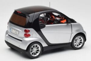 Smart Fortwo Coupé W451 Silver & Svart Minichamps 1:18 Q0022528V001C75Q00 Metall — bild 3 av 8