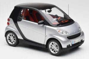 Smart Fortwo Coupé W451 Silver & Svart Minichamps 1:18 Q0022528V001C75Q00 Metall — bild 6 av 8