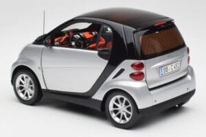Smart Fortwo Coupé W451 Silver & Svart Minichamps 1:18 Q0022528V001C75Q00 Metall — bild 7 av 8