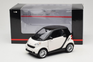Smart Fortwo 451 Coupe Vit Svart Minichamps 1:18 150036302 Metall — bild 8 av 8