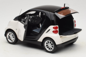 Smart Fortwo 451 Coupe Vit Svart Minichamps 1:18 150036302 Metall — bild 5 av 8