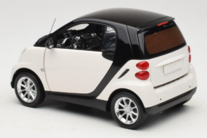 Smart Fortwo 451 Coupe Vit Svart Minichamps 1:18 150036302 Metall — bild 7 av 8
