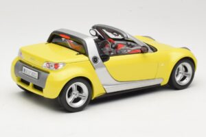 Smart Roadster 452 Gul Bburago 1:18 34099-M2 Metall — bild 3 av 8