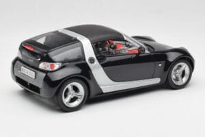 Smart Roadster Mörkblå Bburago 1:18 34917 Metall — bild 3 av 8