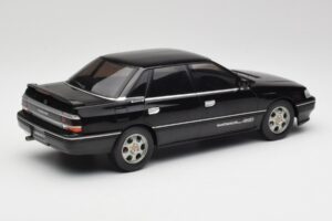 Subaru Legacy RS Svart IXO 1:18 18CMC131A Metall — bild 2 av 6