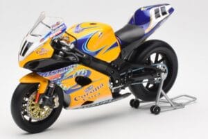 Suzuki GSX-R 1000 Team Alstare Corona Extra T. Corser WSB 2005 Minichamps 1:12 122052211 Metall — bild 2 av 6