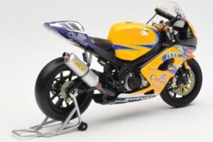 Suzuki GSX-R 1000 Team Alstare Corona Extra T. Corser WSB 2005 Minichamps 1:12 122052211 Metall — bild 3 av 6