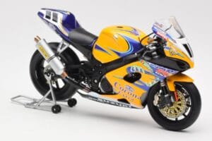 Suzuki GSX-R 1000 Team Alstare Corona Extra T. Corser WSB 2005 Minichamps 1:12 122052211 Metall — bild 4 av 6