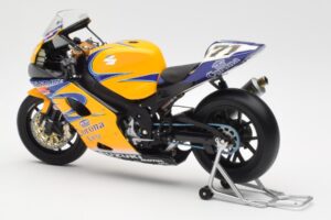 Suzuki GSX-R 1000 Team Alstare Corona Extra Y. Kagayama WSB 2005 Minichamps 1:12 122052271 Metall — bild 5 av 6