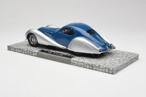 Talbot-Lago T150 C-SS Coupe Blå Silver Minichamps 1:18 107117122 Resin — bild 5 av 6