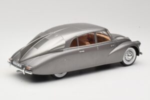 Tatra 87 Grå MCG 1:18 MCG18068 Metall — bild 2 av 6