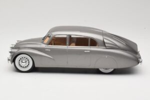 Tatra 87 Grå MCG 1:18 MCG18068 Metall — bild 3 av 6
