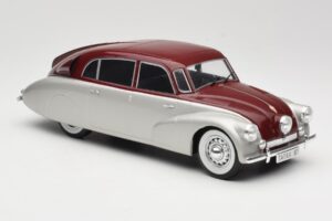 Tatra 87 Silver & Mörkröd MCG 1:18 MCG18067 Metall — bild 4 av 6