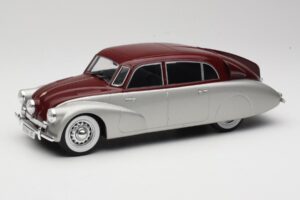 Tatra 87 Silver & Mörkröd MCG 1:18 MCG18067 Metall