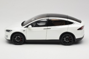 Tesla Model X Vit OEM 1:18 TESLA001 Metall — bild 4 av 8