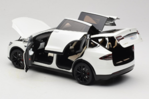 Tesla Model X Vit OEM 1:18 TESLA001 Metall — bild 5 av 8