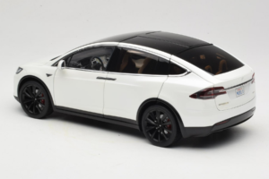 Tesla Model X Vit OEM 1:18 TESLA001 Metall — bild 7 av 8