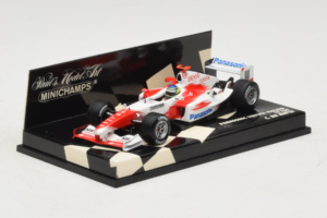 Toyota TF104 Panasonic #16 C. da Matta Panasonic Toyota Racing 2004 Minichamps 1:43 400040016 Metall — bild 2 av 5