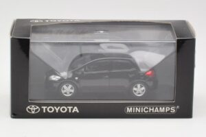 Toyota Auris E150 Svart Minichamps 1:43 TOYOTA004 Metall — bild 4 av 4