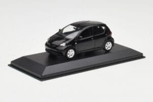 Toyota Aygo AB10 Svart Minichamps 1:43 400166401 Metall — bild 2 av 4