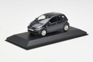 Toyota Aygo AB10 Grey Metallic Minichamps 1:43 AYGO001 Metall — bild 2 av 4