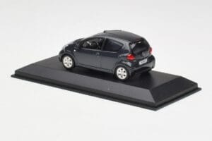 Toyota Aygo AB10 Grey Metallic Minichamps 1:43 AYGO001 Metall — bild 3 av 4