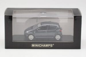 Toyota Aygo AB10 Grey Metallic Minichamps 1:43 AYGO001 Metall — bild 4 av 4