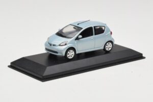 Toyota Aygo Light Blue Metallic Minichamps 1:43 TOYOTA012 Metall — bild 2 av 4