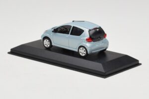 Toyota Aygo Light Blue Metallic Minichamps 1:43 TOYOTA012 Metall — bild 3 av 4
