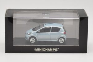 Toyota Aygo Light Blue Metallic Minichamps 1:43 TOYOTA012 Metall — bild 4 av 4