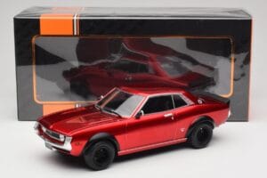 Toyota Celica 2000 GT RA21 Solar Red IXO 1:18 18CMC190 Metall — bild 6 av 6