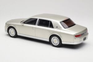 Toyota Century Silver Metallic Kyosho 1:18 KSR18036S Metall — bild 5 av 6