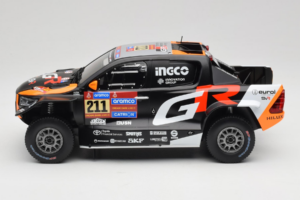 Toyota GR DKR Hilux Evo #211 H. Lategan / B. Cummings Rally Dakar 2025 IXO 1:18 18RMC237 Metall — bild 3 av 6