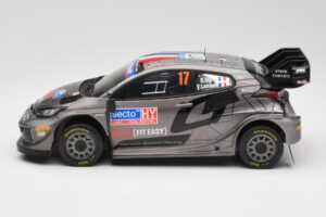 Toyota GR Yaris Rally1 #17 Toyota Gazoo Racing WRT S. Ogier / V. Landais Rally Finland 2024 IXO 1:18 18RMC216 Metall — bild 3 av 6