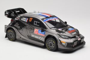 Toyota GR Yaris Rally1 #17 Toyota Gazoo Racing WRT S. Ogier / V. Landais Rally Finland 2024 IXO 1:18 18RMC216 Metall — bild 4 av 6