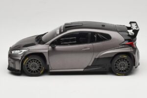Toyota GR Yaris Rally2 Grå IXO 1:18 18CMC210 Metall — bild 3 av 6