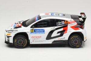Toyota GR Yaris Rally2 #44 H. Kogure Rally Finland 2024 IXO 1:18 18RMC212B Metall — bild 3 av 6