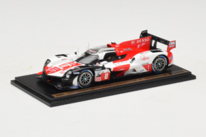Toyota GR010 Hybrid Hypercar #8 S. Buemi / B. Hartley / R. Hirakawa Toyota Gazoo Racing 24 Hours of Le Mans 2023 Spark 1:43 T — bild 3 av 4