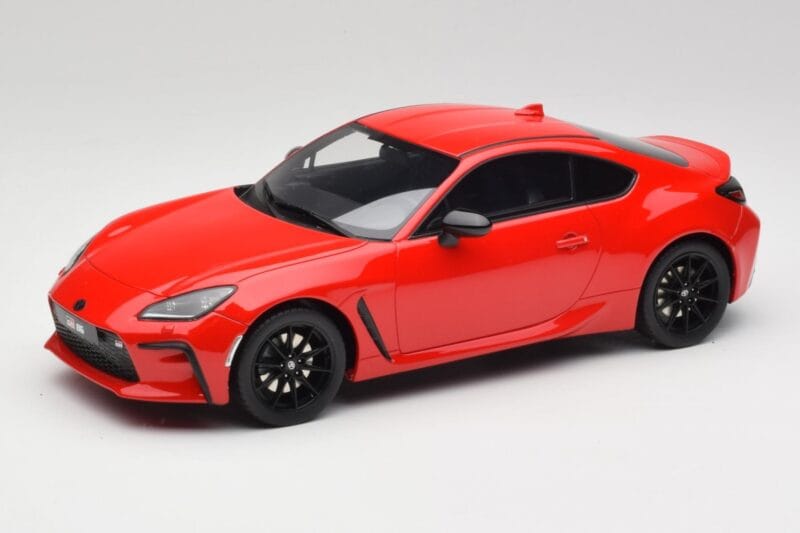 Toyota GR86 ZN8 Ignition Röd Otto 1:18 OT470 Resin