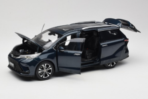 Toyota Granvia Mörkblå OEM 1:18 FCL22GR803 Metall — bild 2 av 8