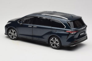 Toyota Granvia Mörkblå OEM 1:18 FCL22GR803 Metall — bild 7 av 8