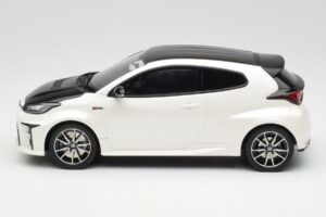 Toyota GRMN Yaris Rally Package Vit Otto 1:18 OT1071 Resin — bild 3 av 6