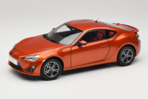 Toyota GT86 Röd Century Dragon 1:18 CD01 Metall