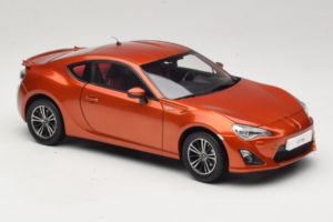 Toyota GT86 Röd Century Dragon 1:18 CD01 Metall — bild 6 av 8