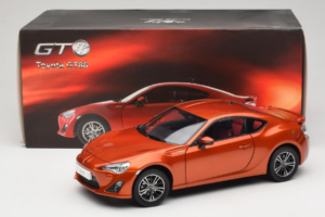 Toyota GT86 Röd Century Dragon 1:18 CD01 Metall — bild 8 av 8